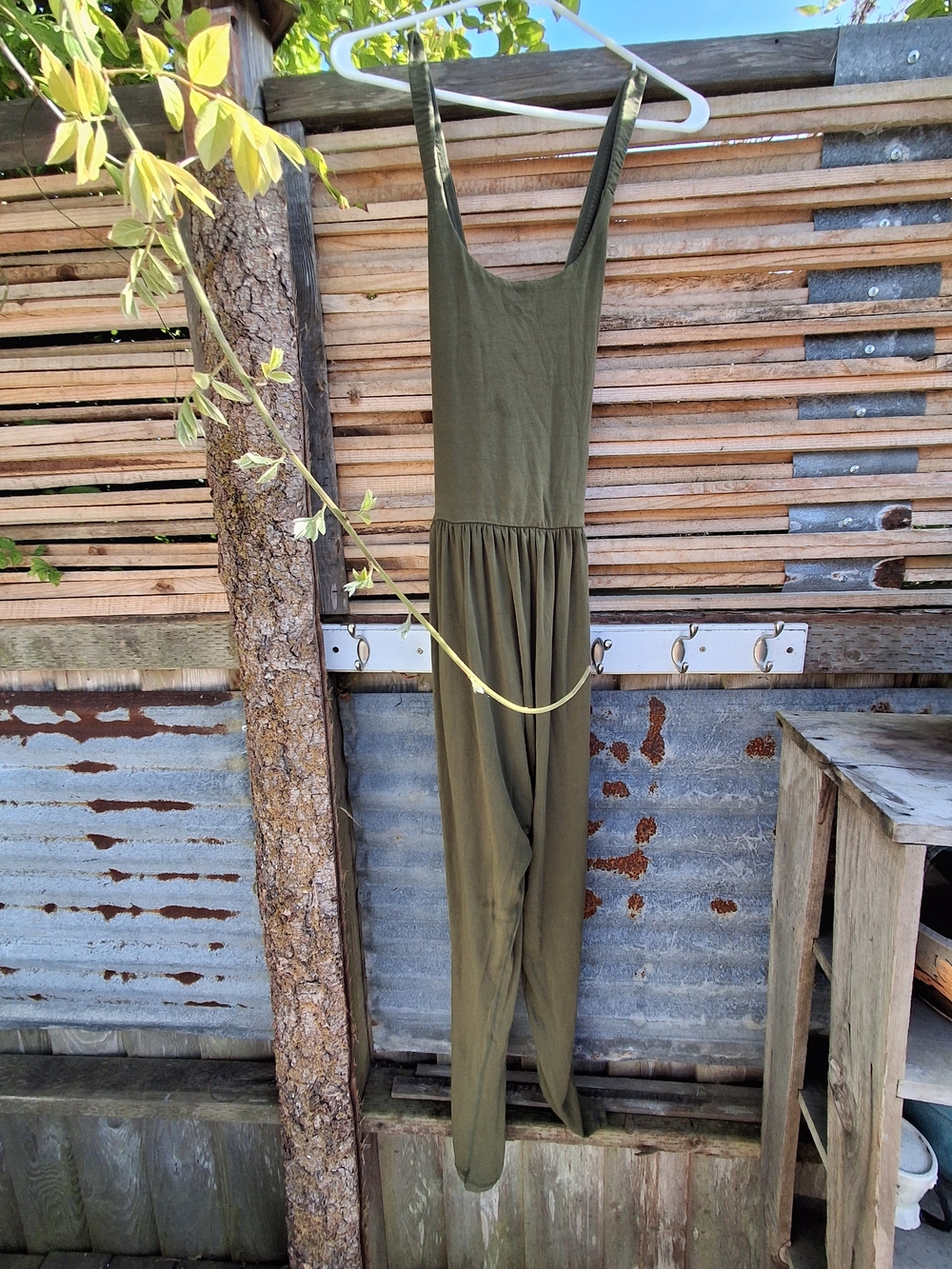 Imbodhi Olive Scoop-Neck Sleeveless Jumpsuit - Picture 2 of 8